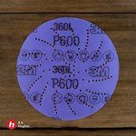 imagen de 3M Hookit Recubierto Óxido de aluminio Morada Disco de velcro - Óxido de aluminio - 5 pulg. - P600 - Extrafino - 01710