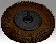 imagen de 3M Scotch-Brite Cerámico Cepillo de cerdas radiales - Muy áspero grado - Agujero Central 1 pulg. - 27603