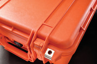 imagen de Pelican 1600 WL/NF Orange Protective Hard Case, Polypropylene, No Foam Padding, 24.39 in x 19.36 in - 16005