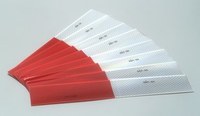 imagen de 3M Diamond Grade 983-326 ES Red / White Reflective Tape - 2 in Width x 12 in Length - 0.014 to 0.018 in Thick - 31019