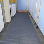 imagen de Notrax Safety Grid Wet Condition Floor Mat 531 2 X 40 BLK, 2 ft x 40 ft, PVC, Black