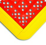 imagen de Wearwell F.I.T. Tapete para pisos en condición de humedad S546- 546.58 27x30 - 27 pulg. x 30 pulg. - PVC - Rojo con bordes amarillos - 00762