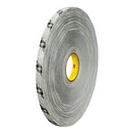 imagen de 3M 9925XL Off-White Bonding Tape - 3/4 in Width x 750 yd Length - 2.5 mil Thick - Densified Kraft Paper Liner - 65650
