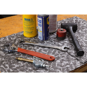 Brady BattleMat BM30 Universal Rollo absorbente BM30 - 30 pulg. x 150 pies - 53 gal Absorbencia - 21146