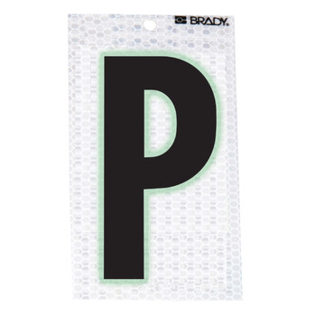 Imágen de Brady Negro sobre plateado Brillo en la oscuridad, Reflectante Interior/exterior Carta 3020-P Etiqueta en forma de letra (Imagen principal del producto)