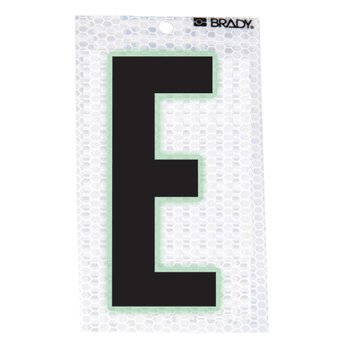 Imágen de Brady Negro sobre plateado Brillo en la oscuridad, Reflectante Interior/exterior Carta 3010-E Etiqueta en forma de letra (Imagen principal del producto)