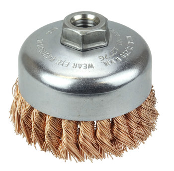 Weiler Bronce Cepillo de copa - Accesorio Eje roscado - Diámetro 4 pulg. - Agujero Central 5/8 in-11 UNC - Diámetro de la cerda 0.020 pulg. - 12776