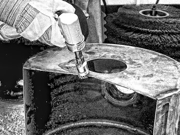 Weiler Acero Cepillo de copa - Accesorio Vástago sin rosca - Diámetro 1-1/8 pulg. - Diámetro de la cerda 0.014 pulg. - 11140