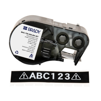 Brady M4C-750-595-BK-WT Etiquetas para todo tipo de clima - 0.75 pulg. x 25 pies - Vinilo - Blanco sobre negro - B-595