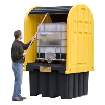 Justrite EcoPolyBlend IBC Tarima con proteccion 28677 - 9000 lb Capacidad - Negro/Amarillo - 372 gal Capacidad - Polietileno - 13359