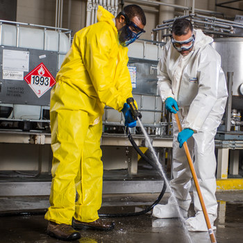 Ansell KleenGuard Overoles resistentes a productos químicos A70 00688 - tamaño 5XG - Polietileno/polipropileno - Amarillo