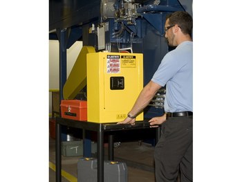 Justrite Sure-Grip EX Gabinete de almacenamiento de material peligroso 890200 - 2 gal - Amarillo - 14503