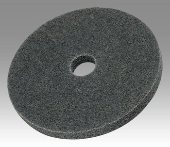 3M Scotch-Brite Unificado Carburo de silicio Mediano Rueda de desbaste - Fina grado - Accesorio Eje - Diámetro 6 pulg. - Agujero Central 1/2 pulg. - Grosor 1/2 pulg. - 15847