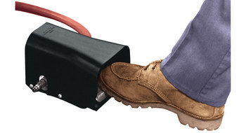 Imágen de Interruptor de pie y montaje de la manguera 80015 de por de Dynabrade (Imagen principal del producto)