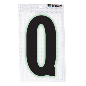 Imágen de Brady Negro sobre plateado Brillo en la oscuridad, Reflectante Interior/exterior Carta 3010-Q Etiqueta en forma de letra (Imagen principal del producto)
