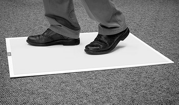 Imagen de 3M Clean-Walk 5840 Alfombra y marco para alfombra Blanco/negro 55724 (Imagen principal del producto)