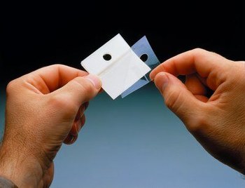 3M 1076 Pestaña para colgar, 2 pulg. x 2 pulg. - Transparente