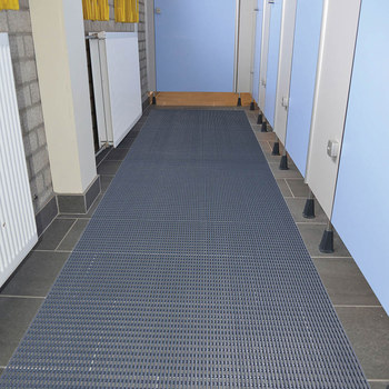 Imágen de Notrax Safety Grid 531 Negro Interior PVC Tapete para pisos en condición de humedad (Imagen principal del producto)