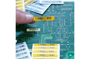 Imágen de Brady Ámbar Poliimida Transferencia térmica 236696 Rollo de etiquetas para impresora de transferencia térmica troquelado (Imagen principal del producto)